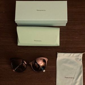 ( Black Friday special )Tiffany & Co. Cat Eye Sunglasses